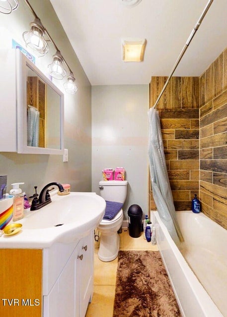 Photo #36: 620 Lovers Lane