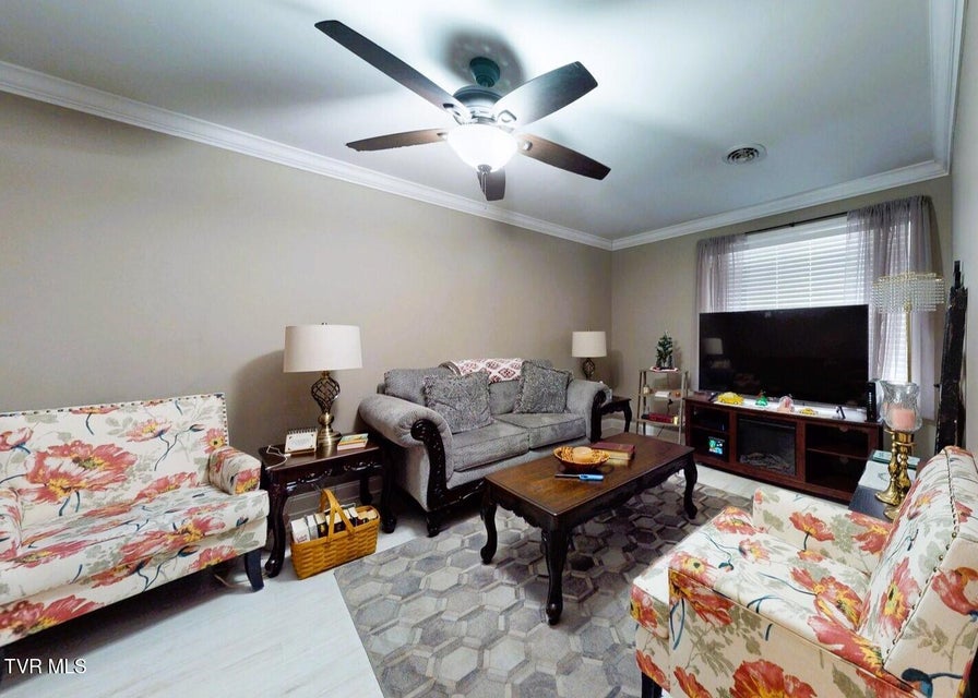 Photo #38: 620 Lovers Lane