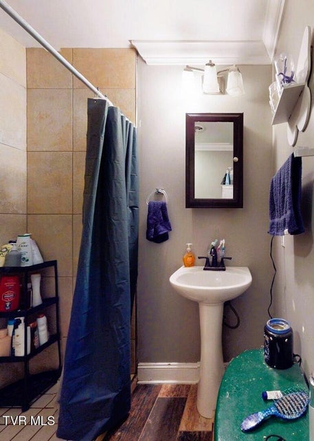 Photo #49: 620 Lovers Lane