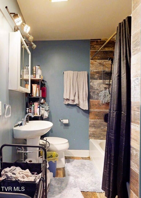 Photo #60: 620 Lovers Lane