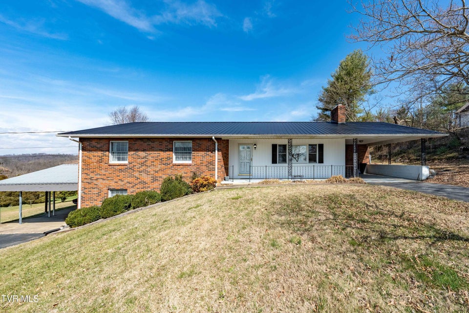 Photo #2: 180 Huntland Road