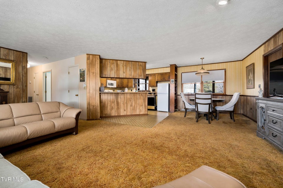 Photo #28: 180 Huntland Road