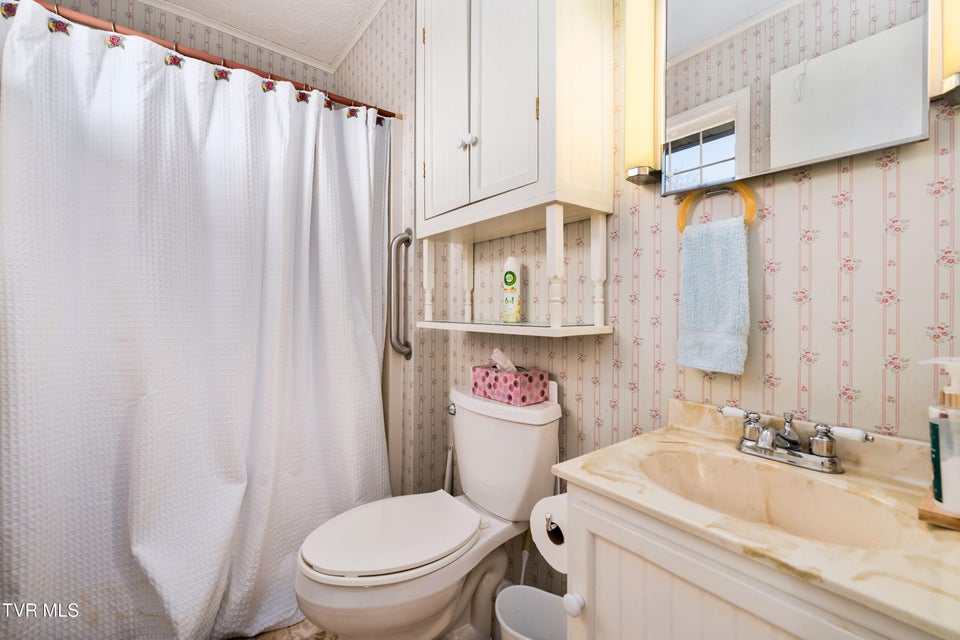 Photo #49: 180 Huntland Road