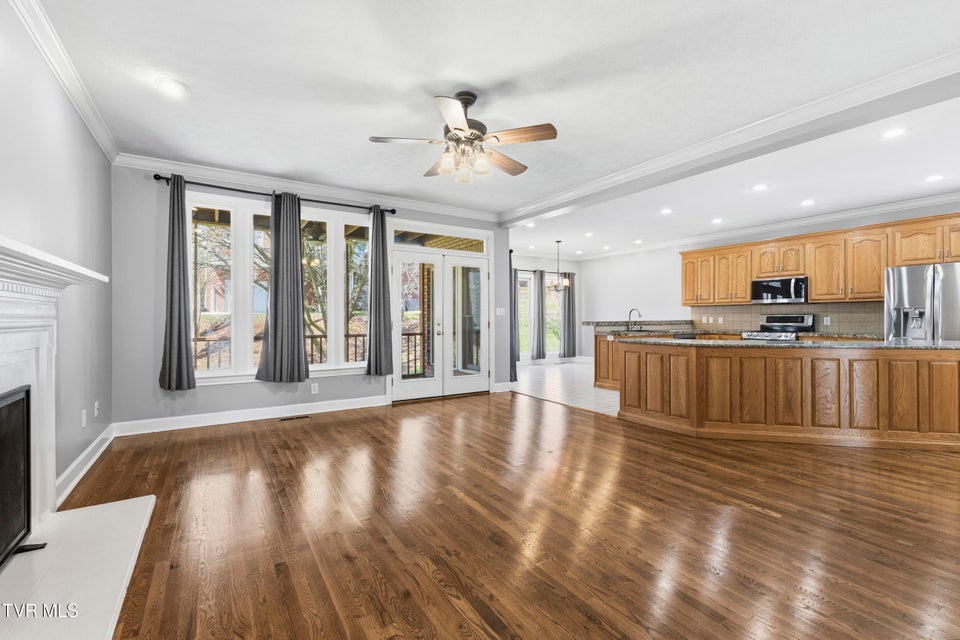 Photo #38: 1054 Colonial Drive