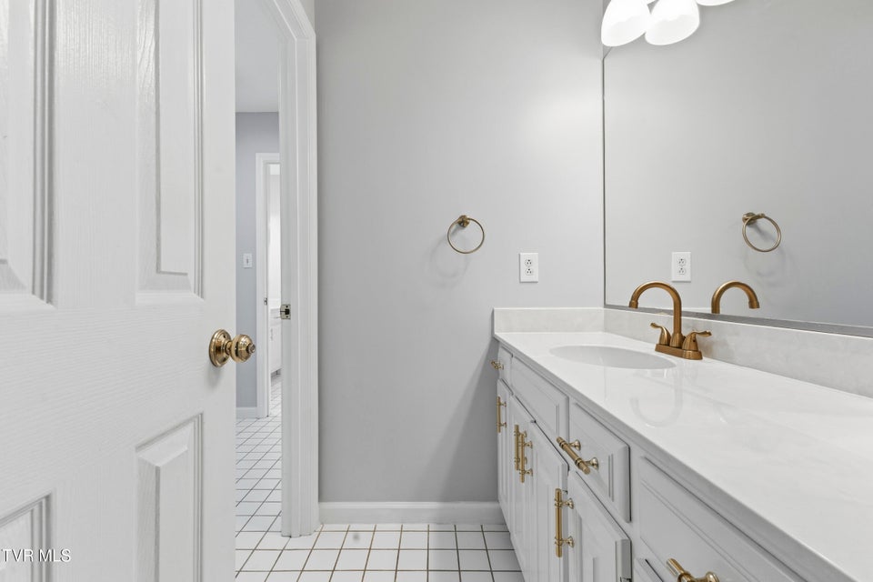 Photo #58: 1054 Colonial Drive