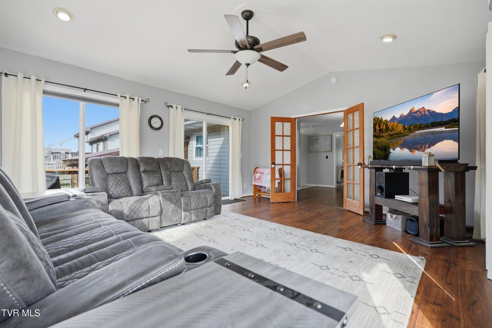 Photo #17: 413 Fraley Avenue