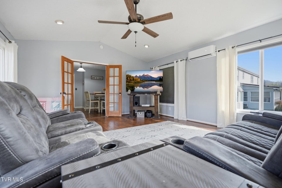 Photo #18: 413 Fraley Avenue