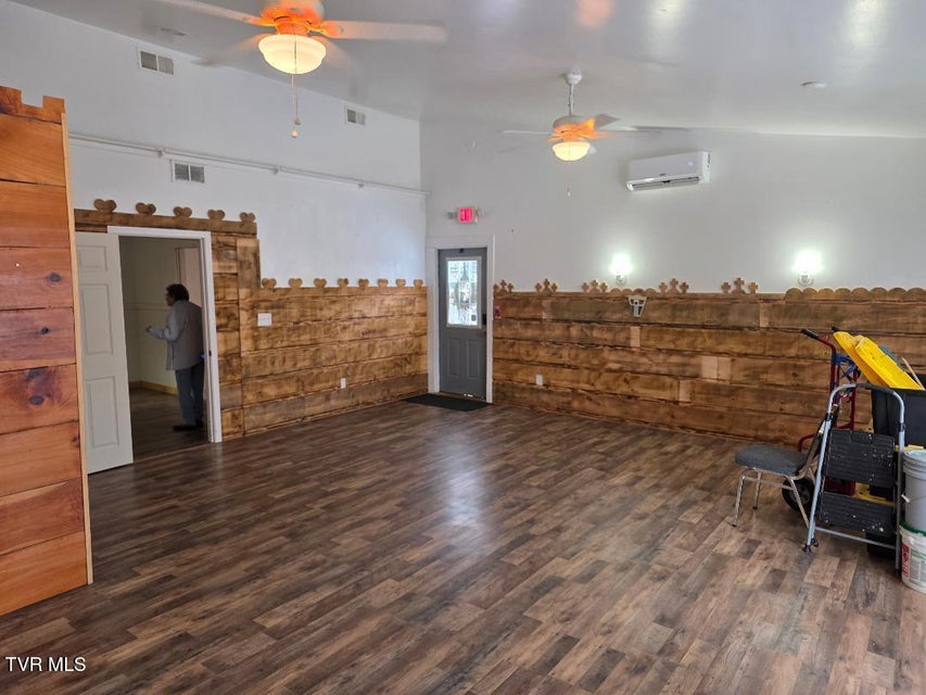 Photo #5: 122 Main Street