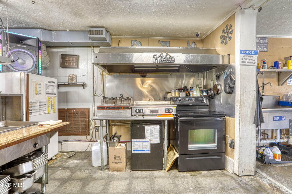 Photo #21: 2123 Highway 70n 