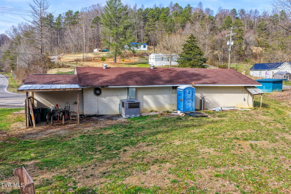 Photo #31: 2123 Highway 70n 