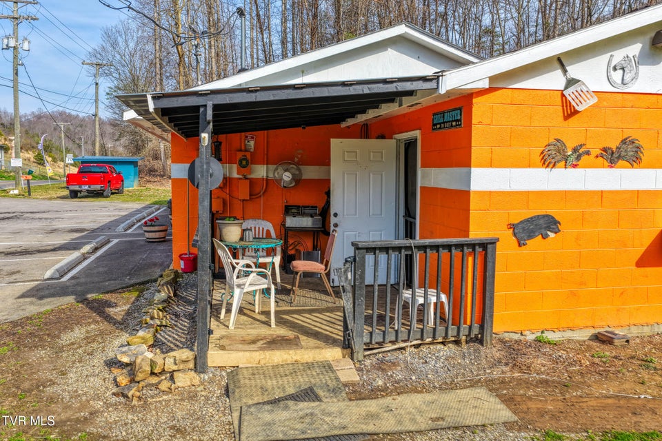 Photo #32: 2123 Highway 70n 