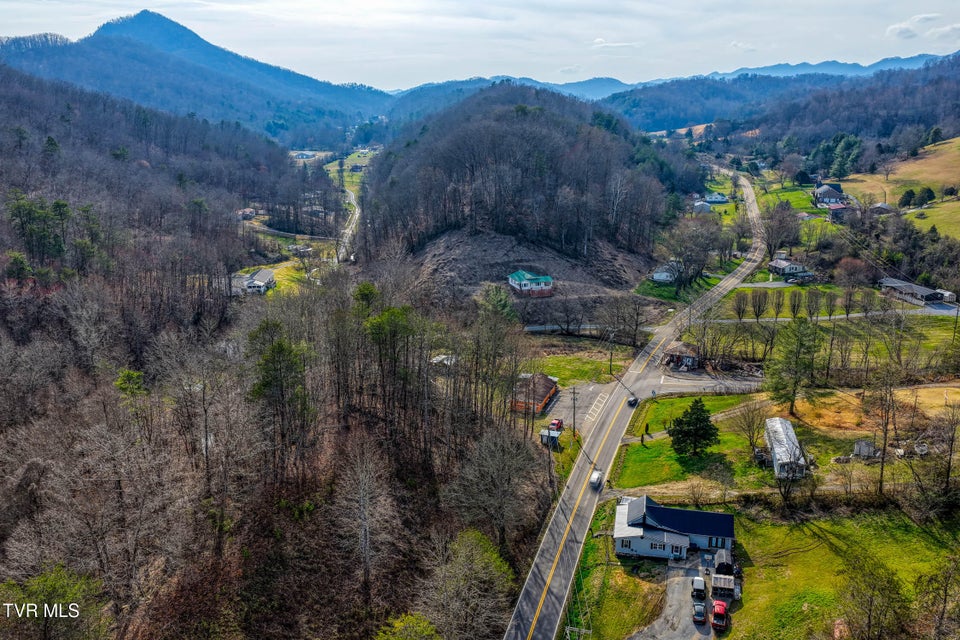 Photo #51: 2123 Highway 70n 