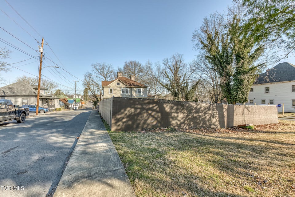 Photo #26: 311 12th Street