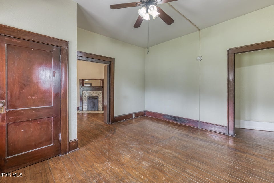 Photo #37: 311 12th Street