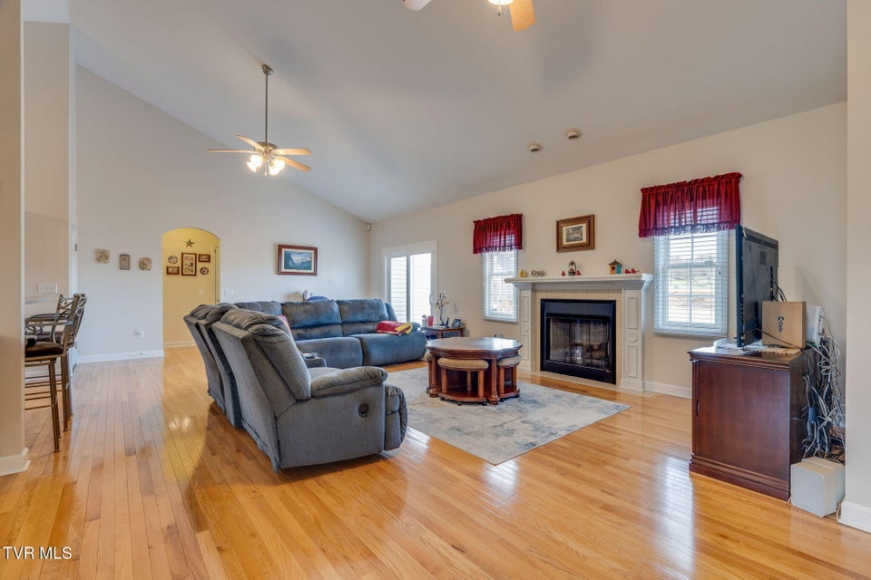 Photo #10: 381 Boonesboro Road