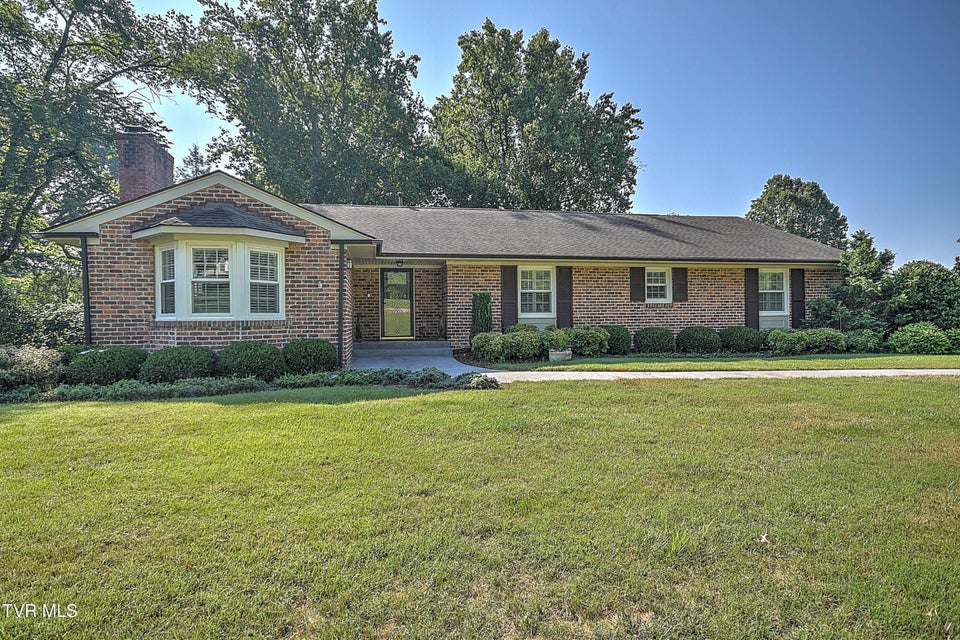 Photo #2: 2041 Edgemont Avenue