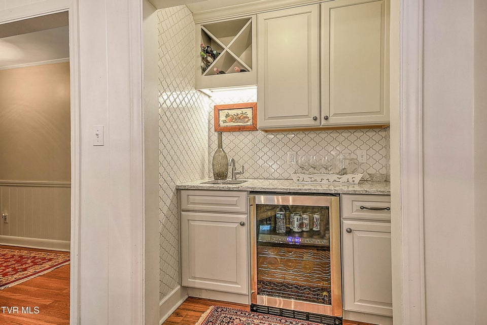 Photo #20: 2041 Edgemont Avenue