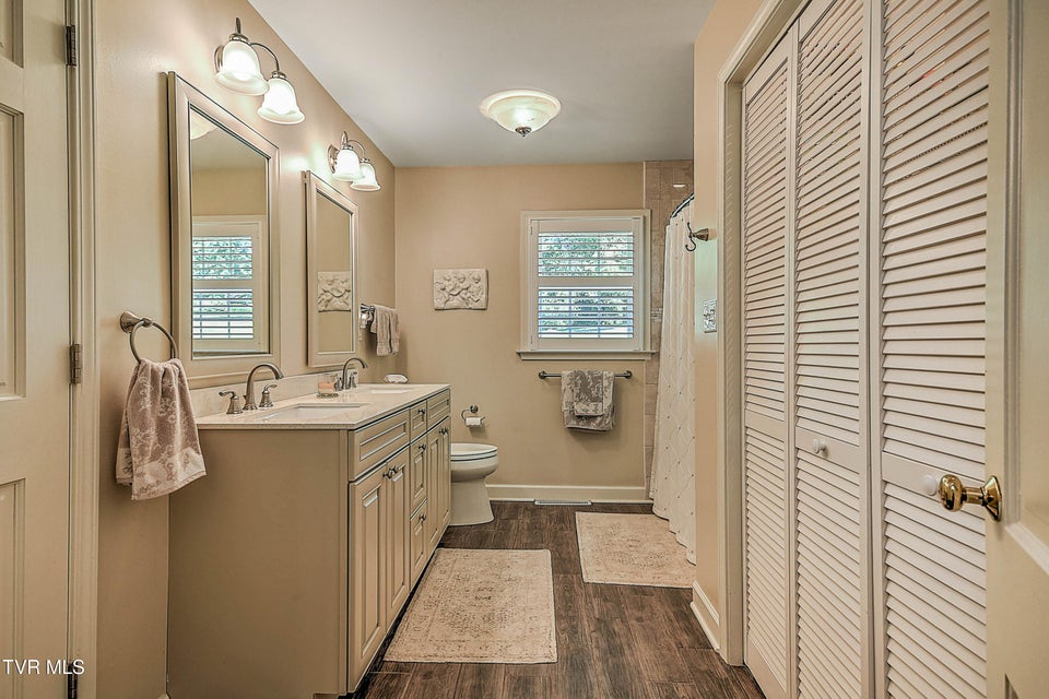 Photo #23: 2041 Edgemont Avenue