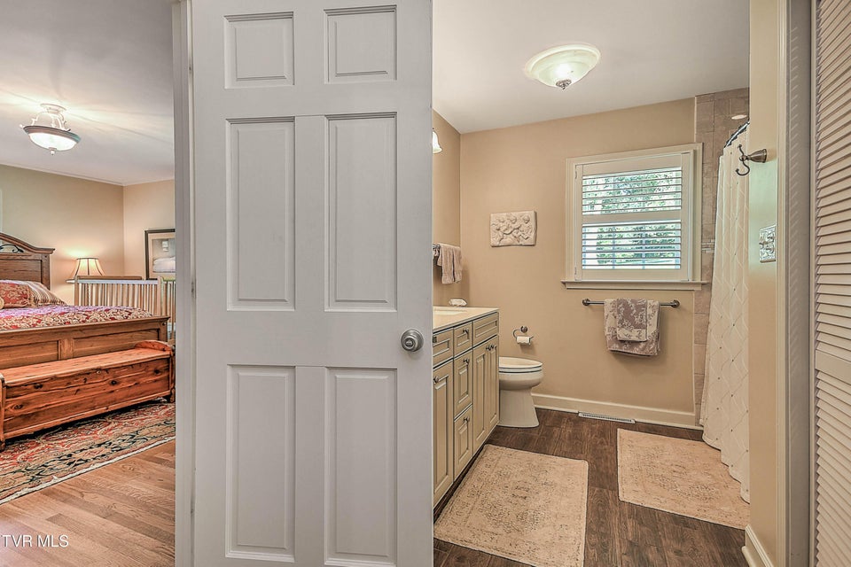 Photo #24: 2041 Edgemont Avenue