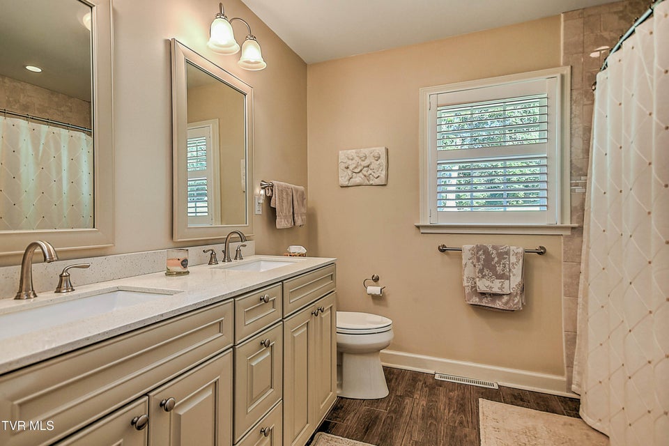 Photo #25: 2041 Edgemont Avenue