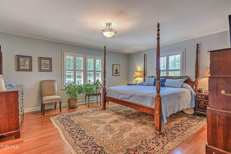 Photo #28: 2041 Edgemont Avenue