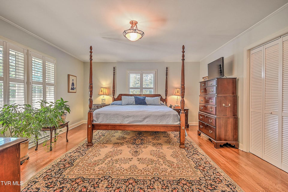 Photo #29: 2041 Edgemont Avenue