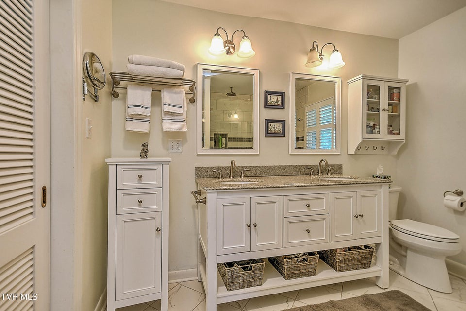 Photo #30: 2041 Edgemont Avenue