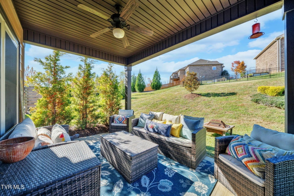 Photo #35: 217 Laurel Canyon