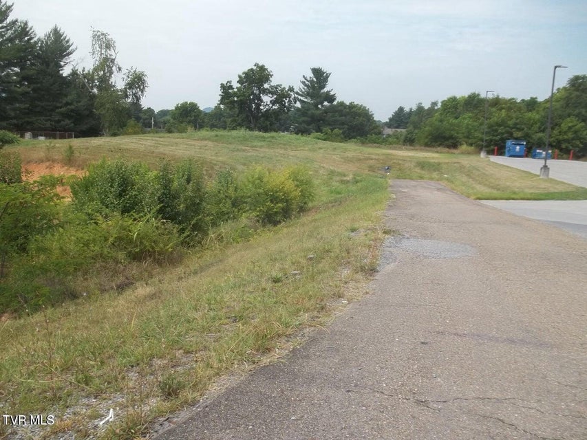 Photo #4: 220 Silver Lake Road