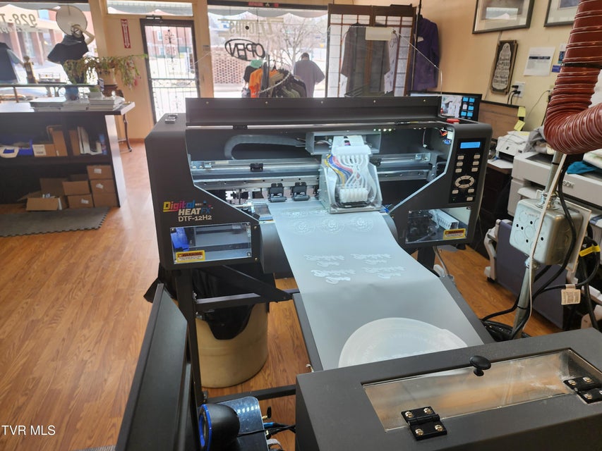 Photo #9: 140 Market Street