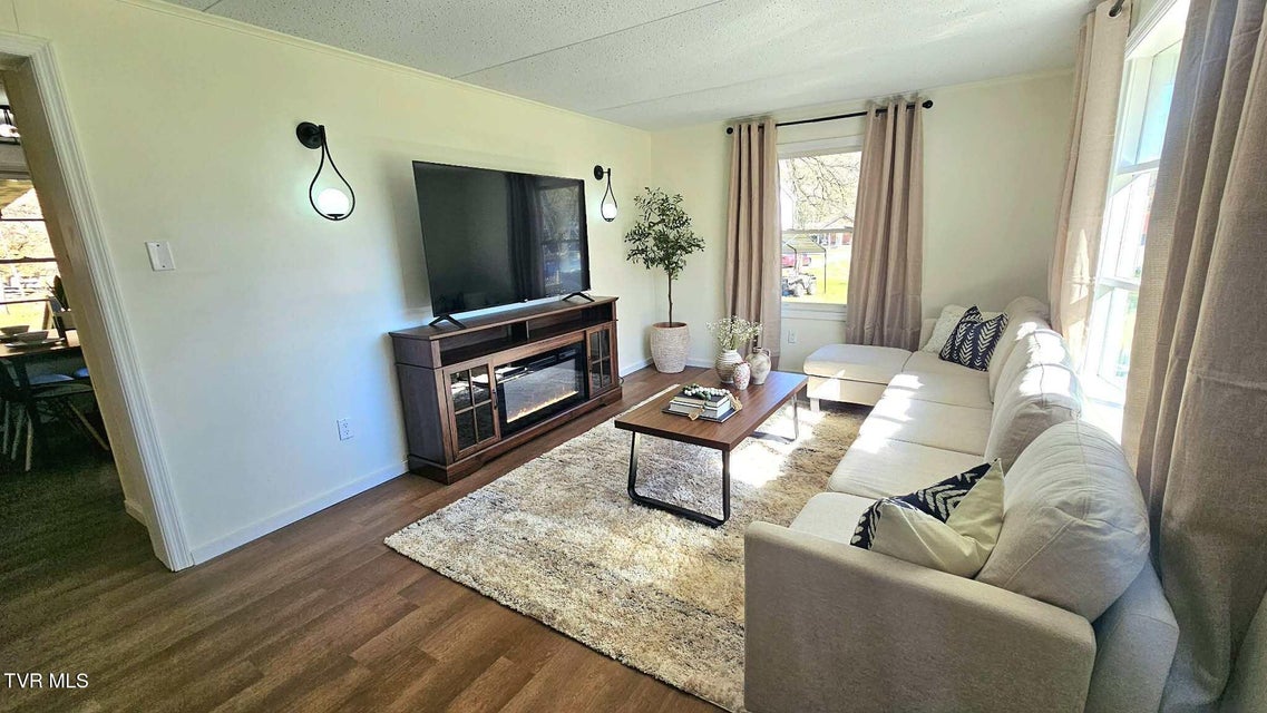 Photo #16: 2053 Alto Street