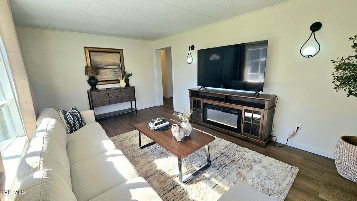 Photo #17: 2053 Alto Street