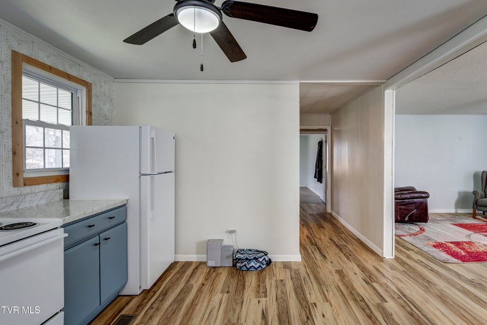 Photo #7: 121 Smith Avenue