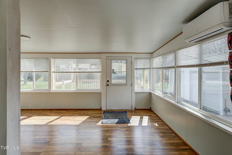 Photo #24: 121 Smith Avenue