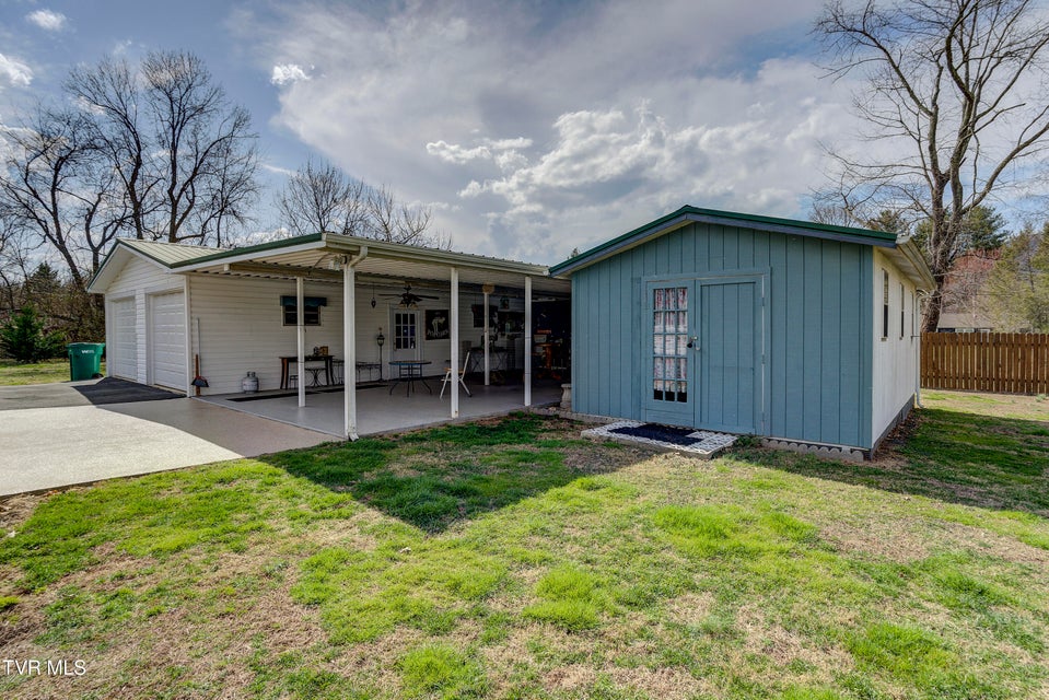 Photo #29: 121 Smith Avenue