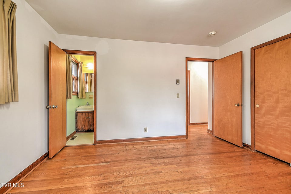 Photo #11: 2744 Circle View