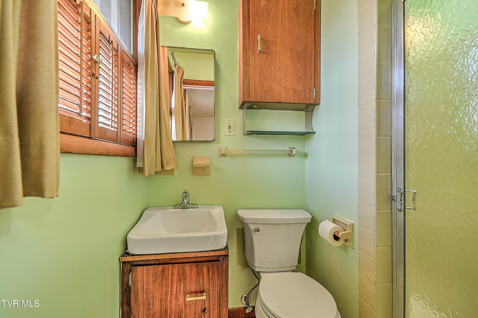 Photo #13: 2744 Circle View