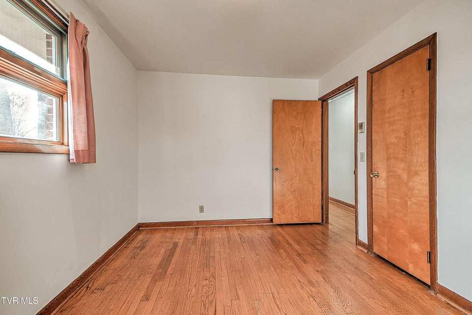 Photo #16: 2744 Circle View