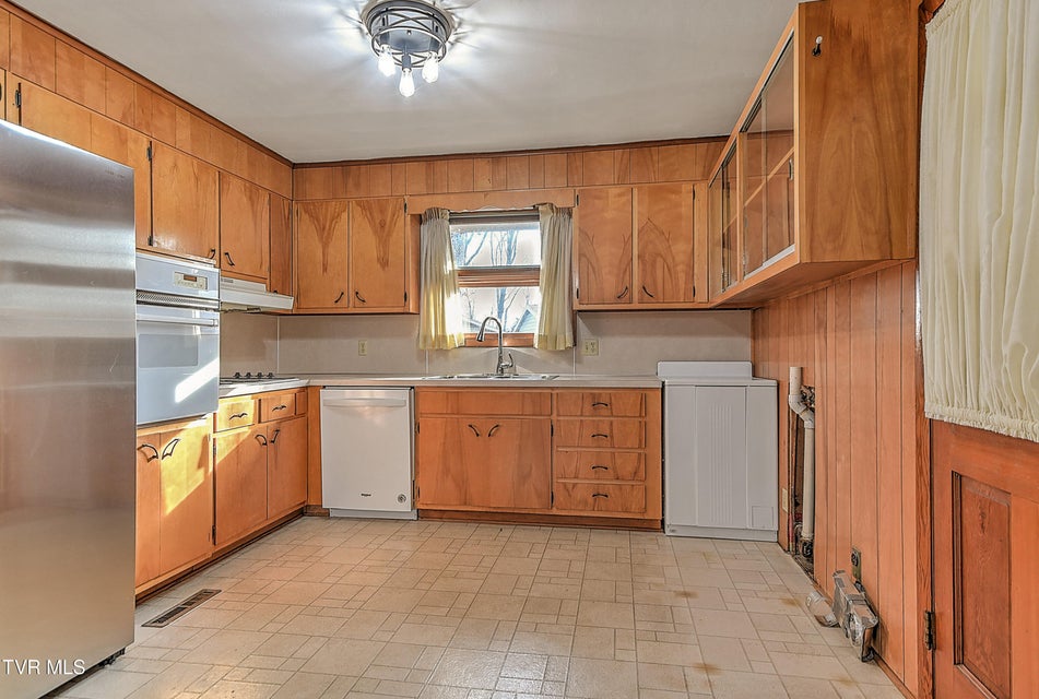 Photo #22: 2744 Circle View