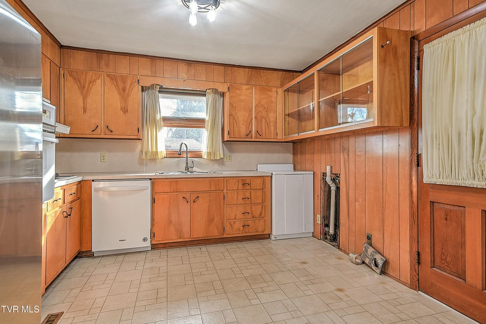 Photo #23: 2744 Circle View