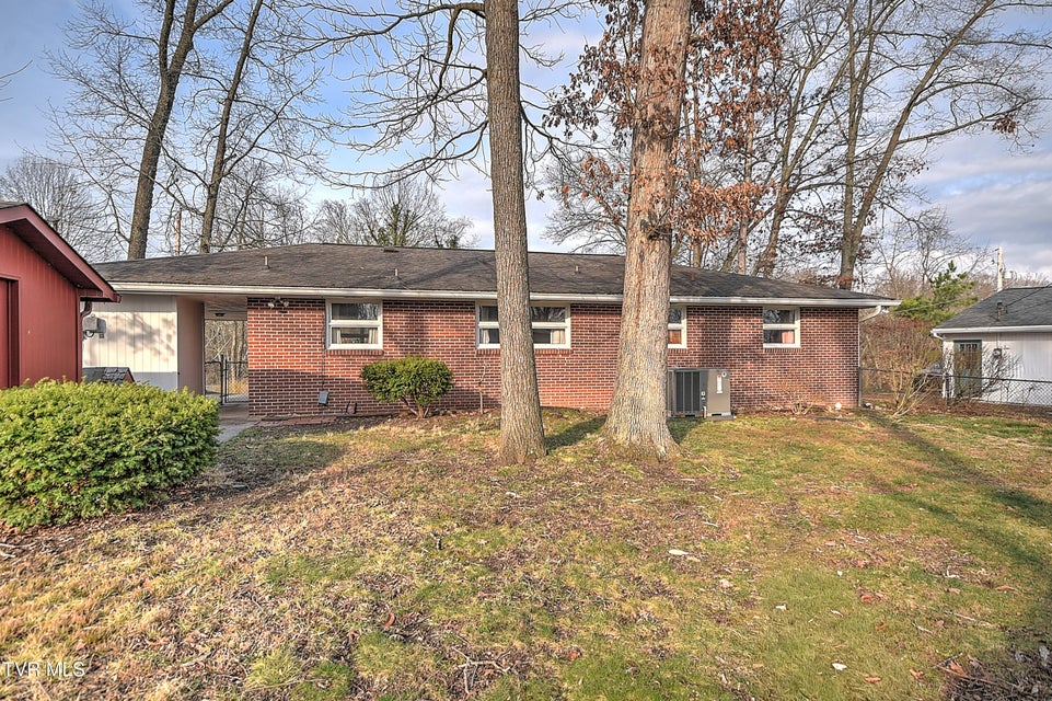 Photo #27: 2744 Circle View