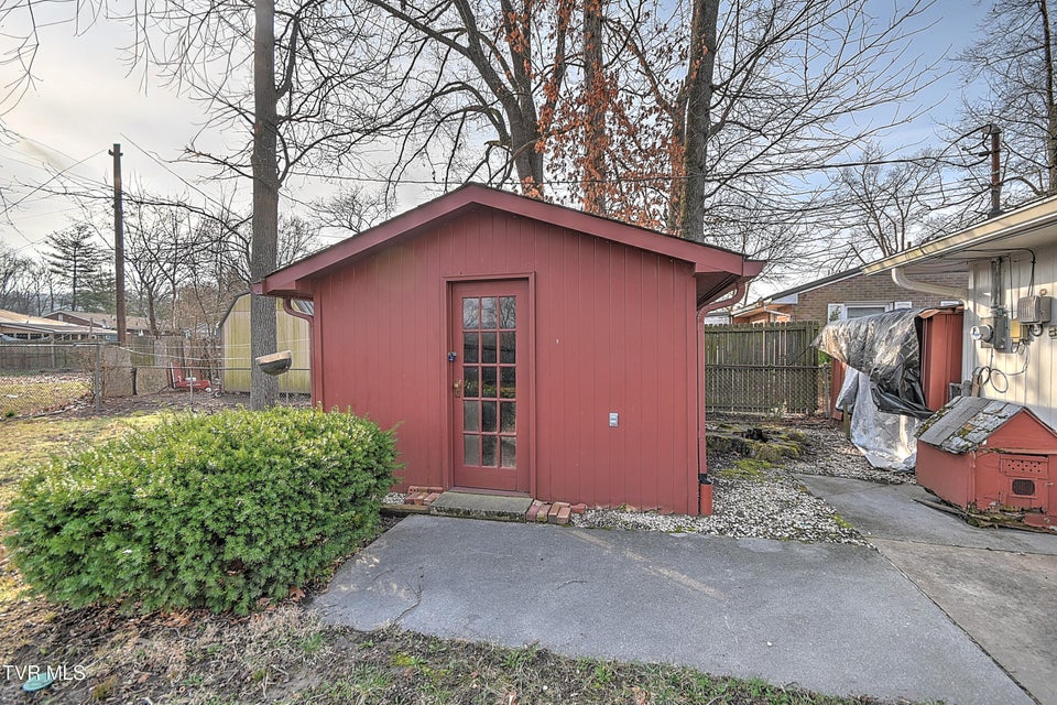 Photo #30: 2744 Circle View