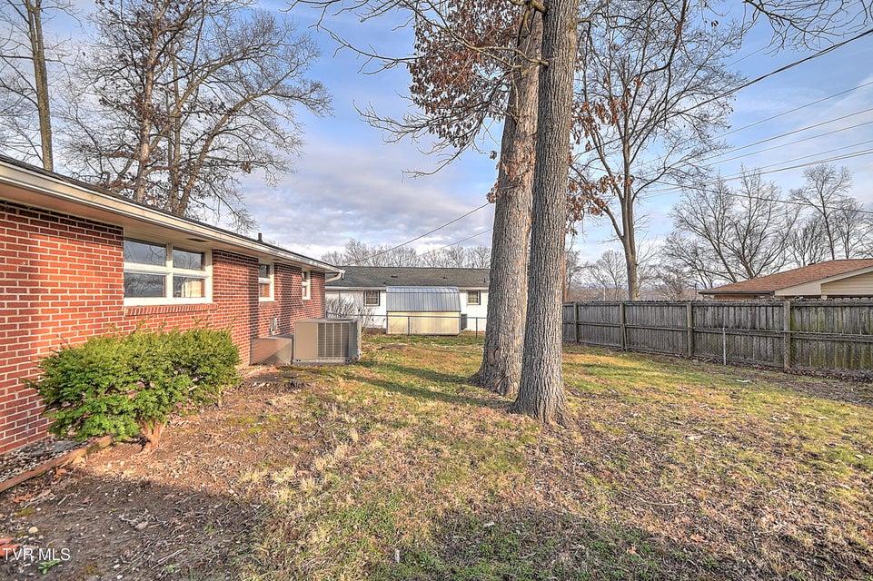 Photo #31: 2744 Circle View