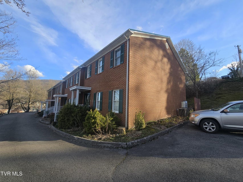 Photo #2: 700 A The Terrace Street