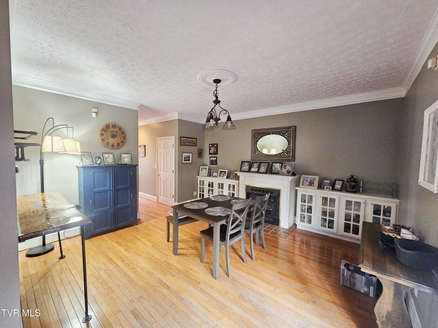 Photo #15: 700 A The Terrace Street