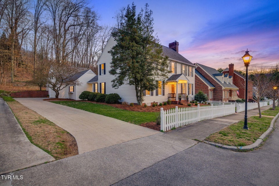 Photo #59: 10 Pendleton Place