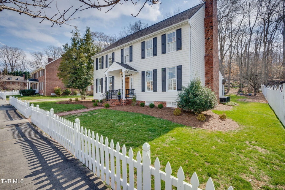 Photo #61: 10 Pendleton Place