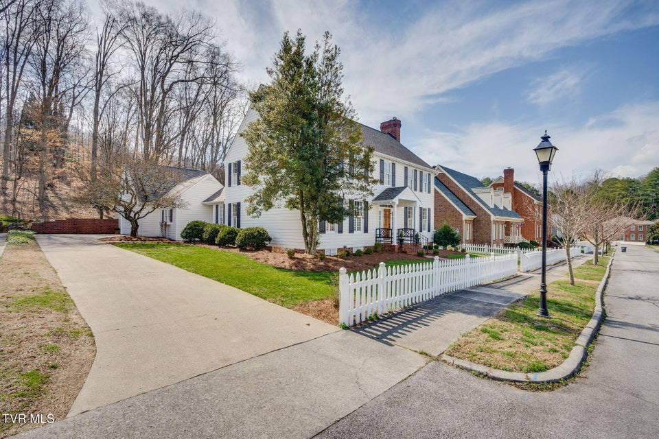 Photo #62: 10 Pendleton Place