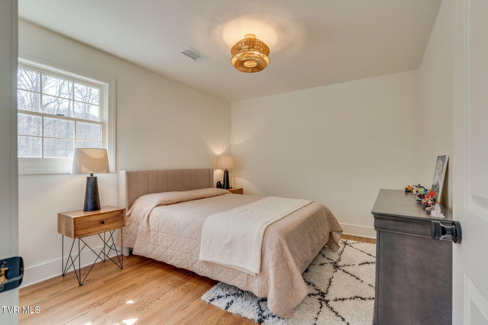 Photo #34: 10 Pendleton Place