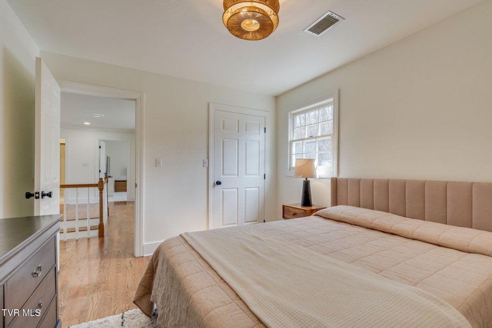 Photo #35: 10 Pendleton Place